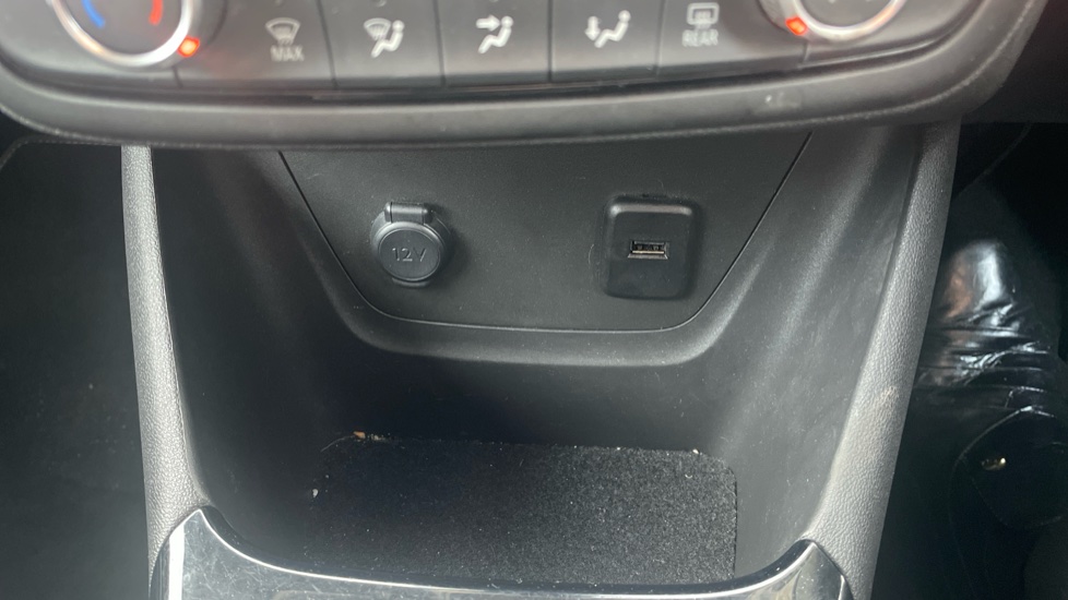 Vauxhall Crossland 1.2 Turbo Design 5dr Petrol Hatchback - Image 26