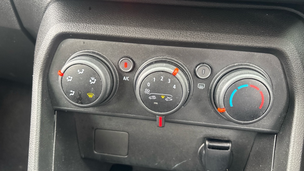 Dacia Sandero 1.0 TCe Comfort 5dr Petrol Hatchback - Image 33