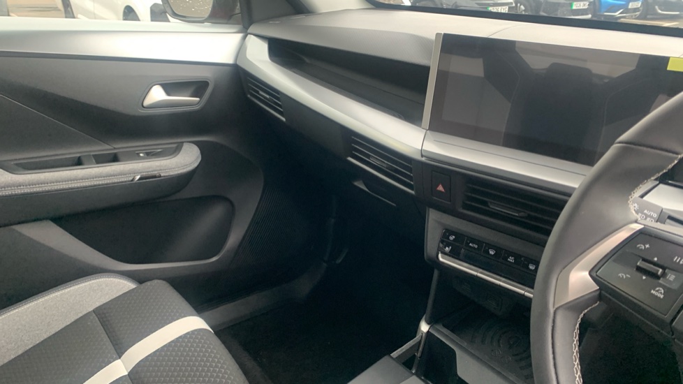 Vauxhall Frontera 83kW GS 44kWh 5dr Auto Electric Estate - Image 14