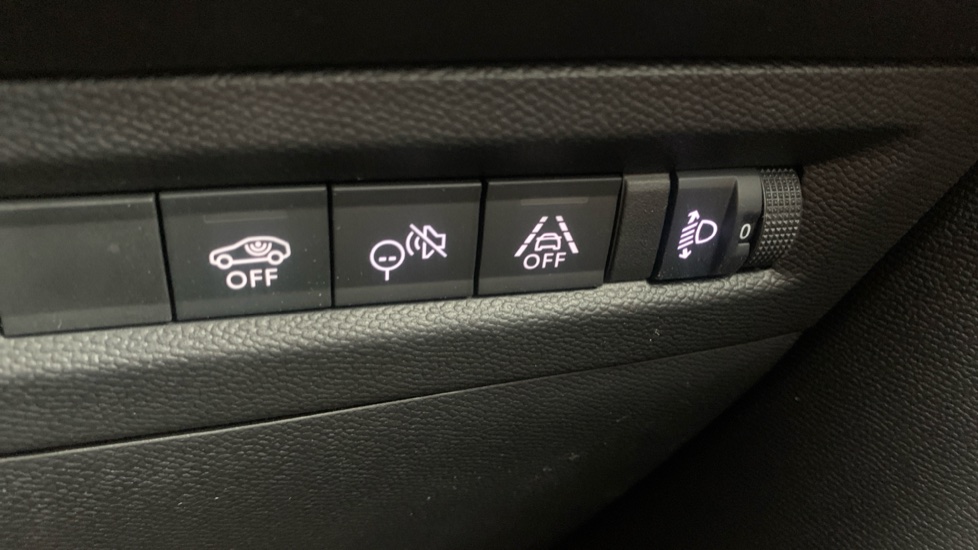 Vauxhall Frontera 83kW GS 44kWh 5dr Auto Electric Estate - Image 32