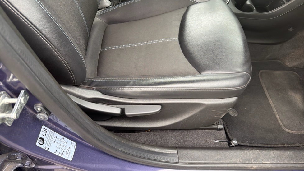 Vauxhall Viva 1.0 SL 5dr Petrol Hatchback - Image 30