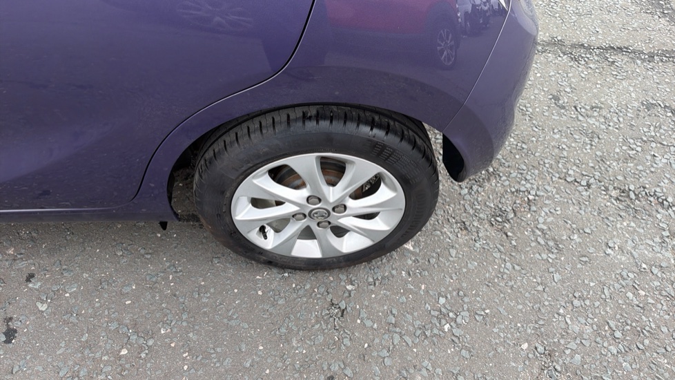Vauxhall Viva 1.0 SL 5dr Petrol Hatchback - Image 38