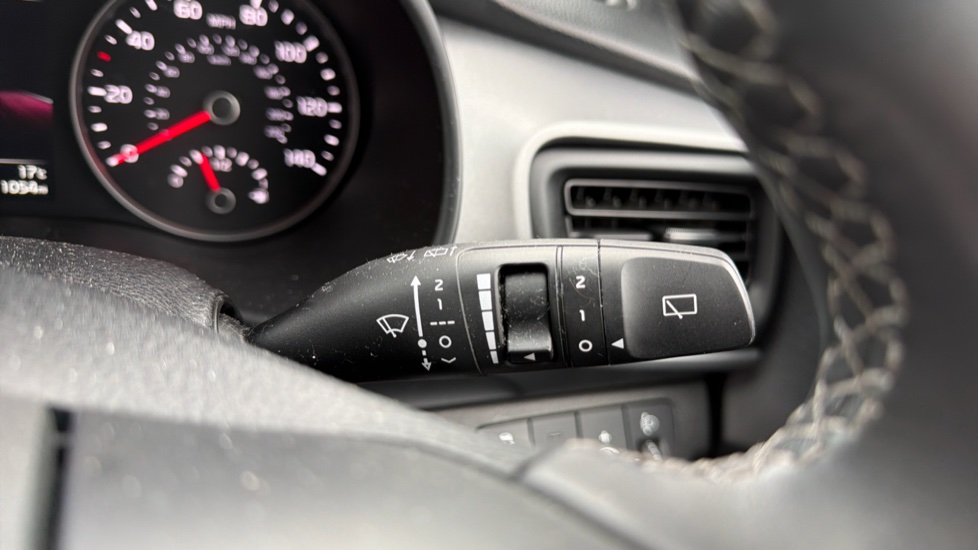 Kia Stonic 1.0T GDi 99 2 5dr Petrol Estate - Image 26