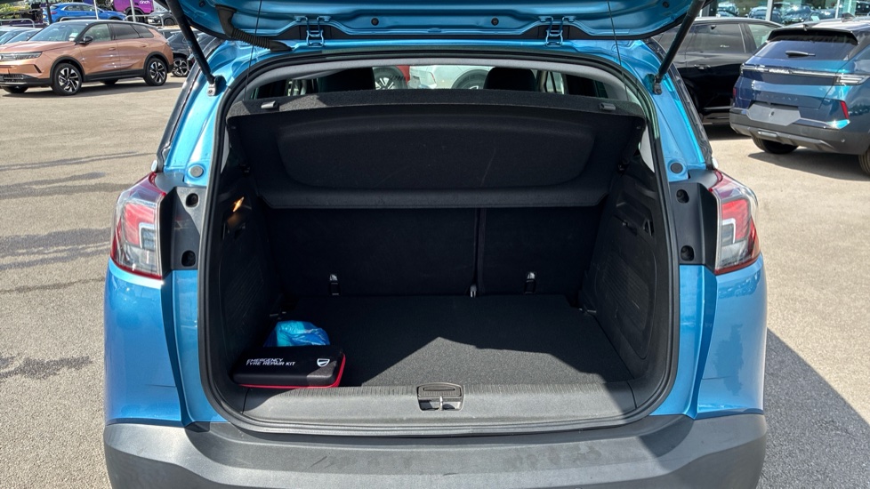 Vauxhall Crossland X 1.2T [130] Elite Nav 5dr [Start Stop] Petrol Hatchback - Image 4