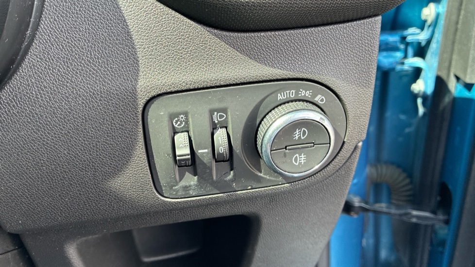 Vauxhall Crossland X 1.2T [130] Elite Nav 5dr [Start Stop] Petrol Hatchback - Image 21