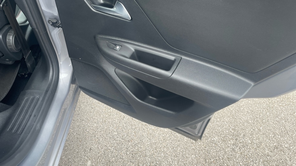 Vauxhall Mokka 1.2 Turbo 100 GS  5dr Petrol Hatchback - Image 35