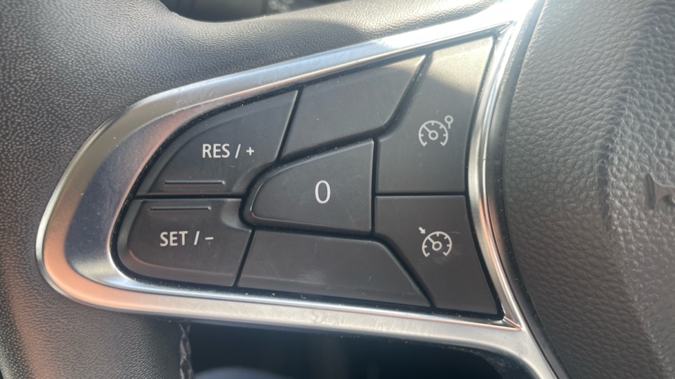 Renault Captur 1.0 TCE 90 Limited 5dr Petrol Hatchback - Image 26