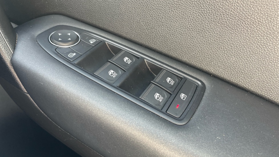 Renault Captur 1.0 TCE 90 Limited 5dr Petrol Hatchback - Image 33