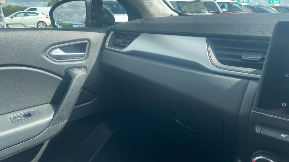 Renault Captur 1.0 TCE 90 Limited 5dr Petrol Hatchback - Image 35
