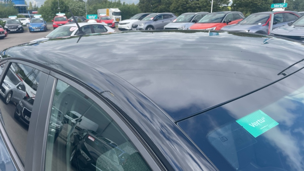 Renault Captur 1.0 TCE 90 Limited 5dr Petrol Hatchback - Image 40