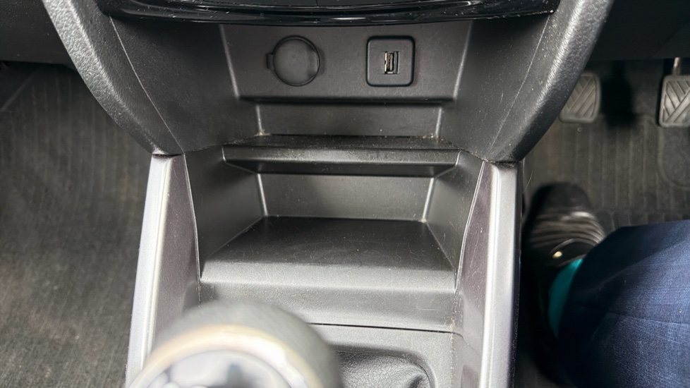 Suzuki Vitara 1.4 Boosterjet 48V Hybrid SZ-T 5dr Petrol Estate - Image 23