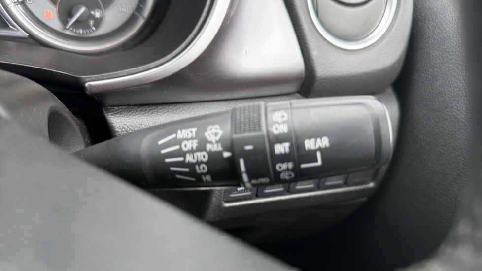 Suzuki Vitara 1.4 Boosterjet 48V Hybrid SZ-T 5dr Petrol Estate - Image 33