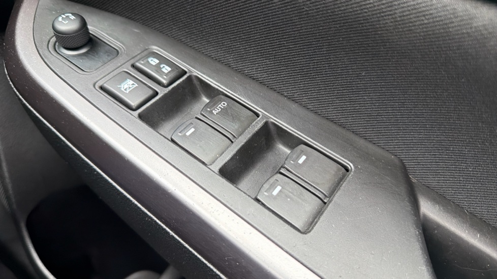 Suzuki Vitara 1.4 Boosterjet 48V Hybrid SZ-T 5dr Petrol Estate - Image 34