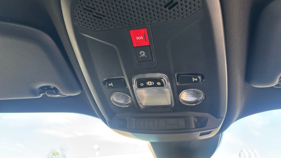 Peugeot 2008 1.2 PureTech Active 5dr Petrol Estate - Image 30