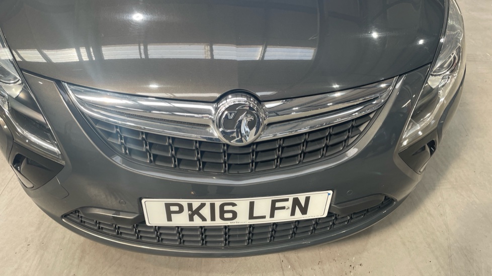 Vauxhall Zafira Tourer 1.4T Tech Line 5dr Petrol Estate - Image 8