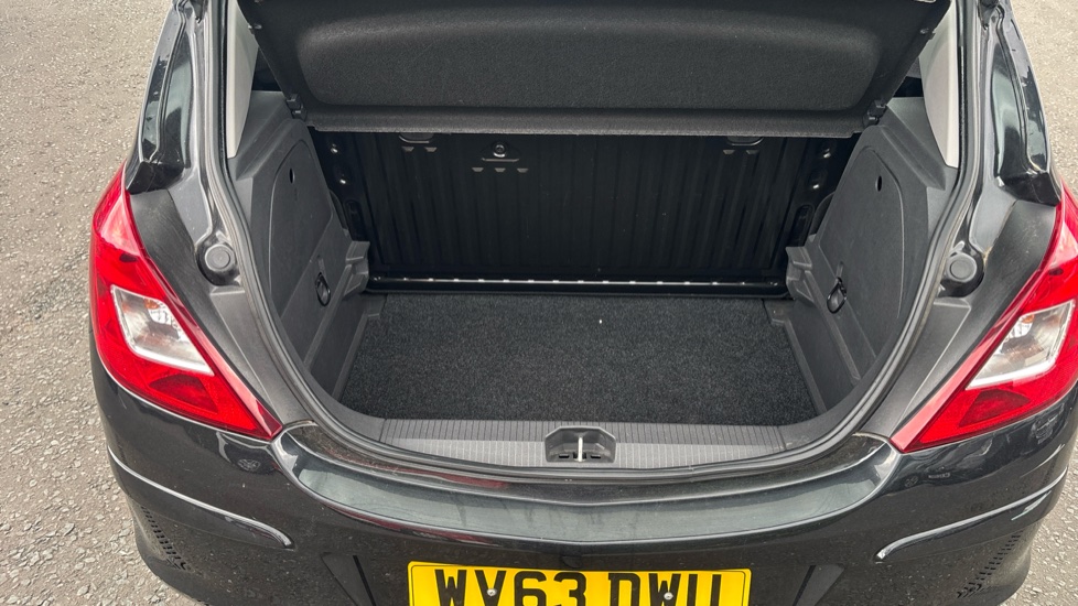 Vauxhall Corsa 1.2 Exclusiv 5dr [AC] Petrol Hatchback - Image 4