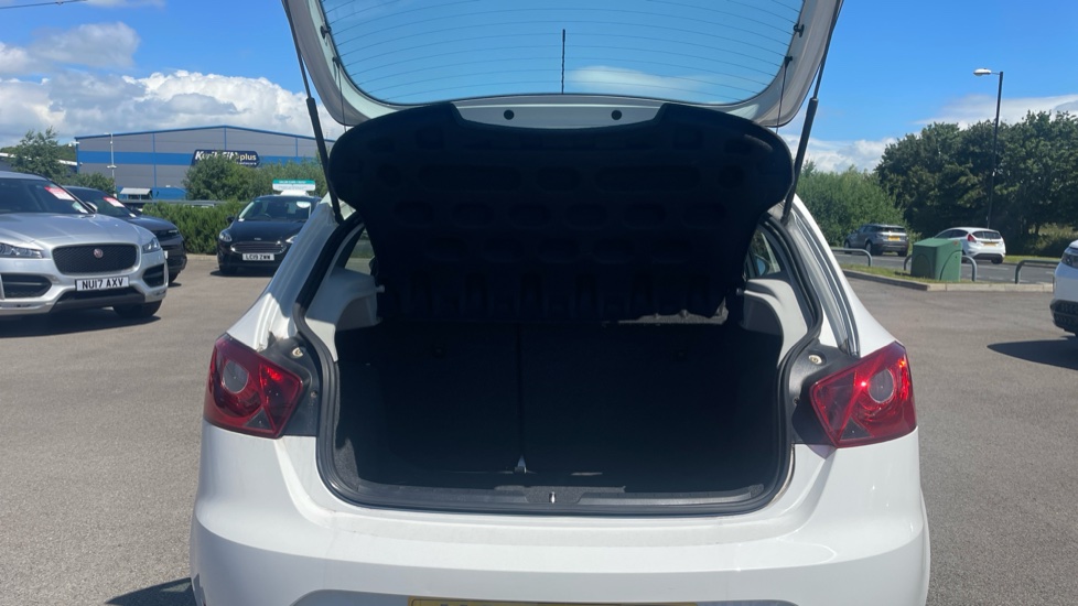 SEAT Ibiza 1.4 Toca 5dr Petrol Hatchback - Image 4