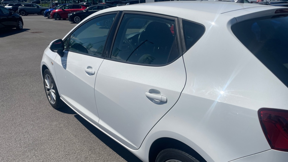 SEAT Ibiza 1.4 Toca 5dr Petrol Hatchback - Image 27