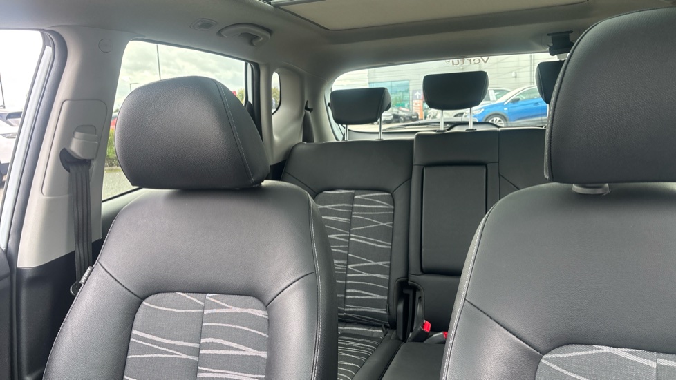 Kia Venga 1.6 ISG 4 5dr Petrol Hatchback - Image 15