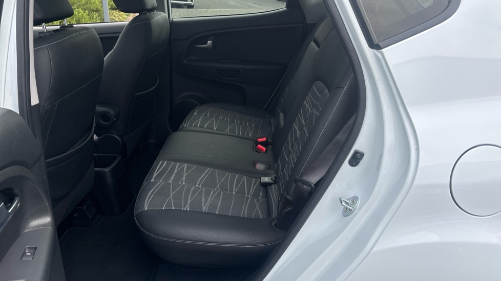 Kia Venga 1.6 ISG 4 5dr Petrol Hatchback - Image 16