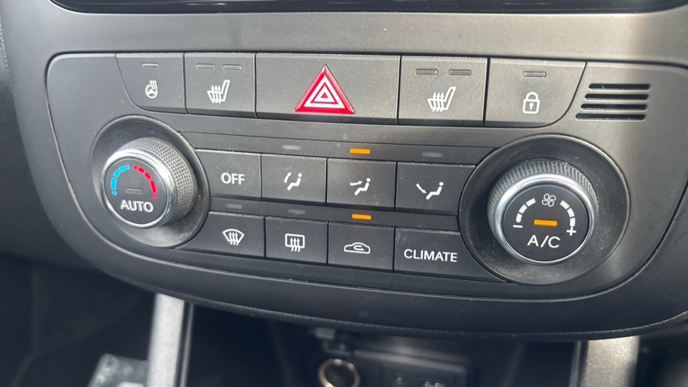 Kia Venga 1.6 ISG 4 5dr Petrol Hatchback - Image 30