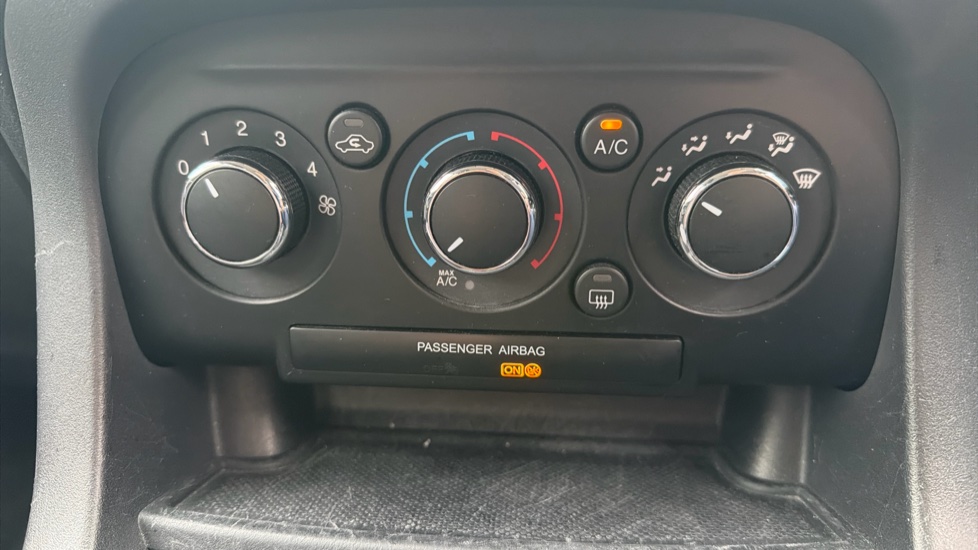 Ford KA+ 1.2 Zetec 5dr Petrol Hatchback - Image 27