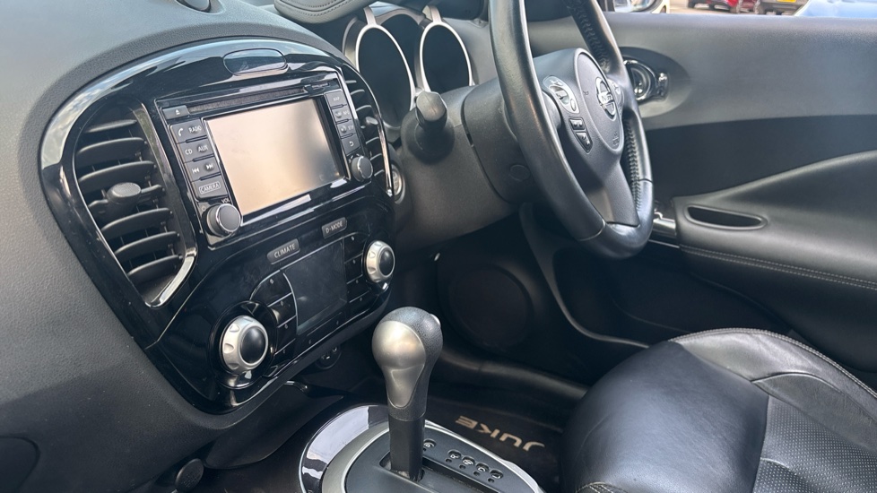 Nissan Juke 1.6 [112] Tekna 5dr CVT [Bose] Petrol Hatchback - Image 13