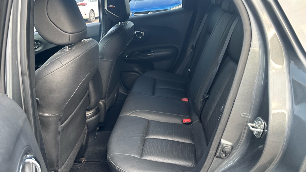 Nissan Juke 1.6 [112] Tekna 5dr CVT [Bose] Petrol Hatchback - Image 16