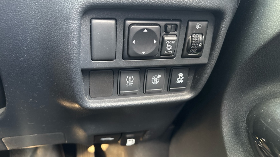 Nissan Juke 1.6 [112] Tekna 5dr CVT [Bose] Petrol Hatchback - Image 25
