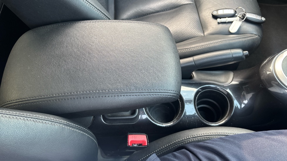 Nissan Juke 1.6 [112] Tekna 5dr CVT [Bose] Petrol Hatchback - Image 29