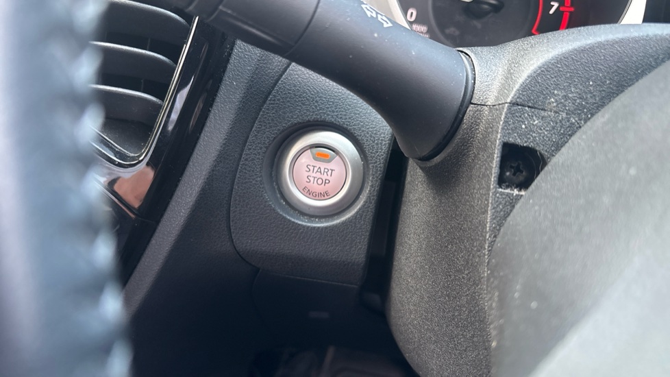 Nissan Juke 1.6 [112] Tekna 5dr CVT [Bose] Petrol Hatchback - Image 33