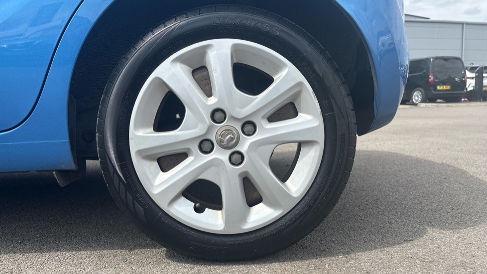 Vauxhall Viva 1.0 SE 5dr [A/C] Petrol Hatchback - Image 7