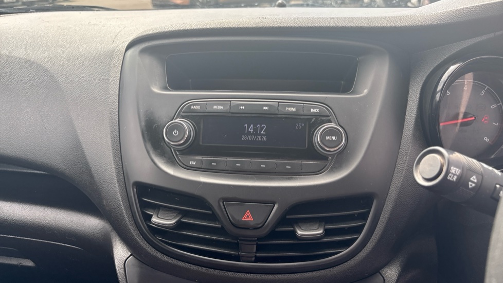 Vauxhall Viva 1.0 SE 5dr [A/C] Petrol Hatchback - Image 12