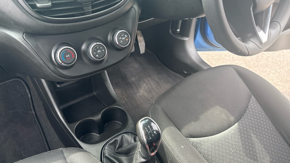 Vauxhall Viva 1.0 SE 5dr [A/C] Petrol Hatchback - Image 13