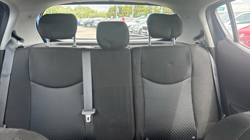 Vauxhall Viva 1.0 SE 5dr [A/C] Petrol Hatchback - Image 15