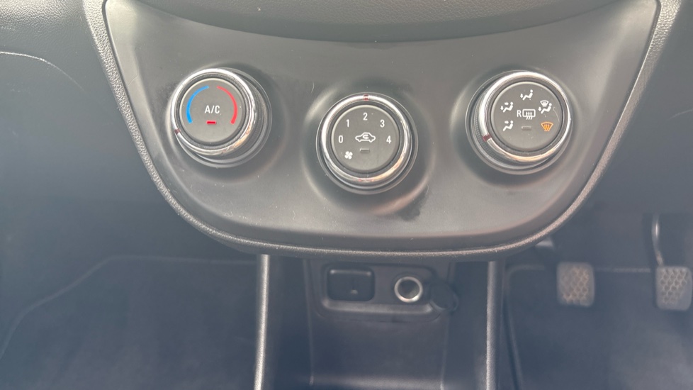 Vauxhall Viva 1.0 SE 5dr [A/C] Petrol Hatchback - Image 27