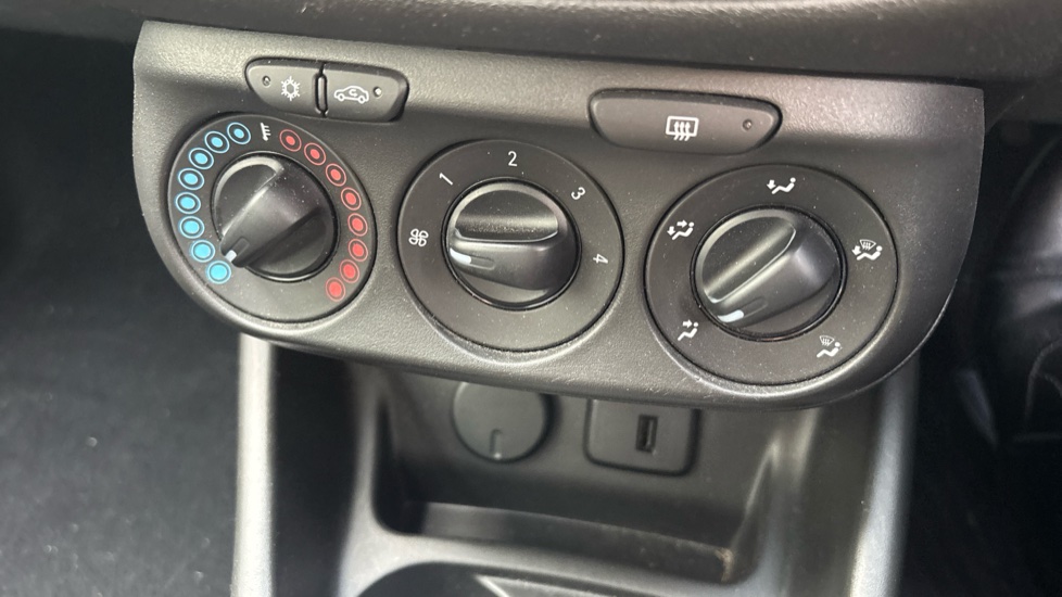 Vauxhall Corsa 1.4 SRi 5dr Petrol Hatchback - Image 28