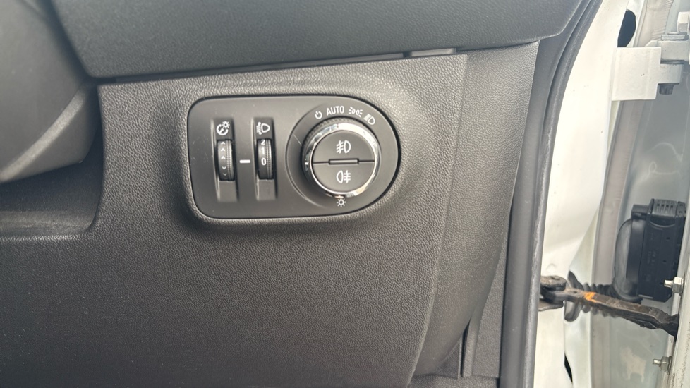 Vauxhall Corsa 1.4 [75] Energy 5dr [AC] Petrol Hatchback - Image 30