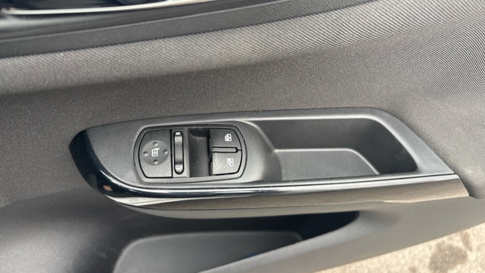 Vauxhall Corsa 1.4 [75] Energy 5dr [AC] Petrol Hatchback - Image 31