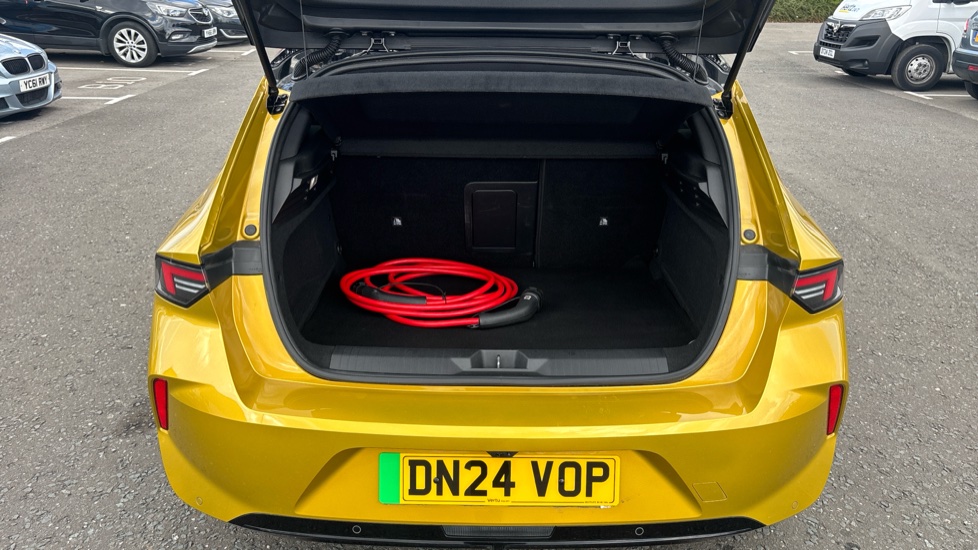 Vauxhall Astra 115kW GS 54kWh 5dr Auto Electric Hatchback - Image 4