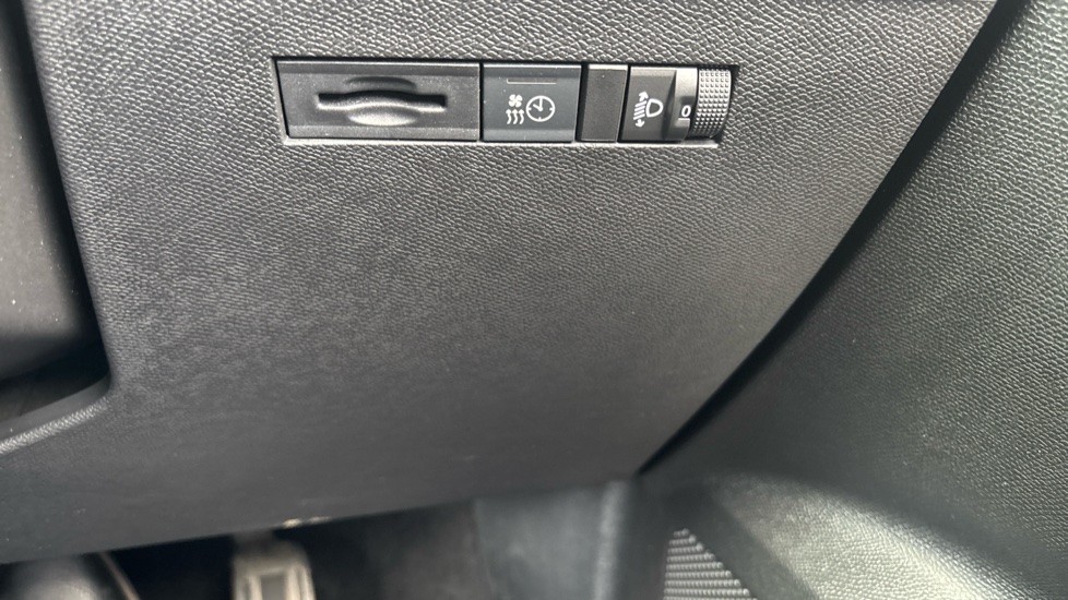 Vauxhall Astra 115kW GS 54kWh 5dr Auto Electric Hatchback - Image 23