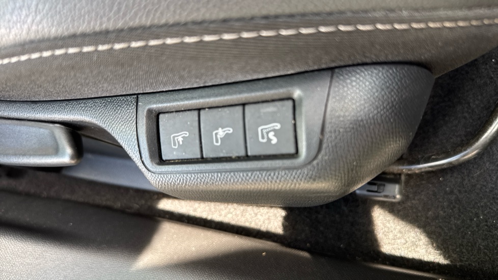 Vauxhall Mokka 100kW Launch Edition 50kWh 5dr Auto Electric Hatchback - Image 28