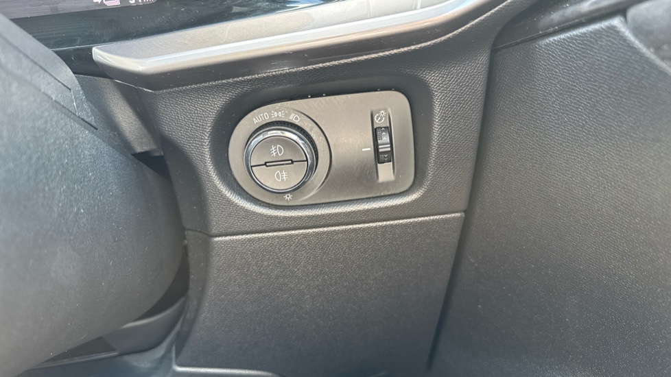 Vauxhall Mokka 100kW Launch Edition 50kWh 5dr Auto Electric Hatchback - Image 33