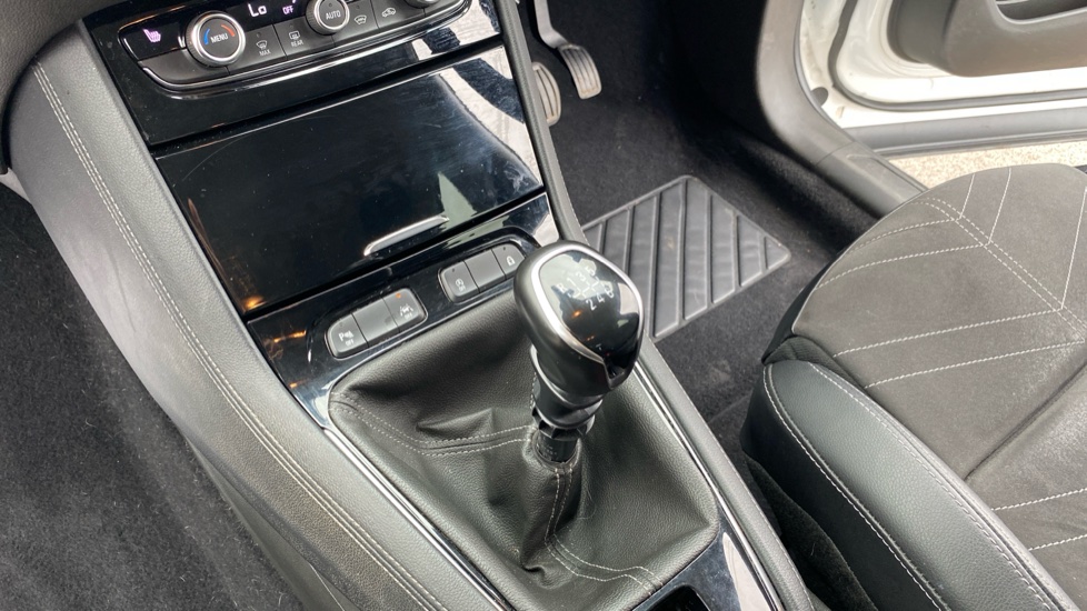 Vauxhall Grandland 1.2 Turbo Ultimate 5dr Petrol Hatchback - Image 13