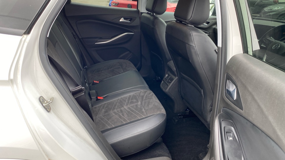 Vauxhall Grandland 1.2 Turbo Ultimate 5dr Petrol Hatchback - Image 28