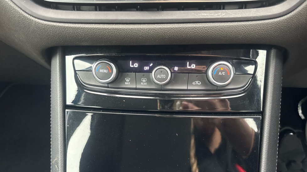 Vauxhall Grandland 1.2 Turbo Design 5dr Petrol Hatchback - Image 25