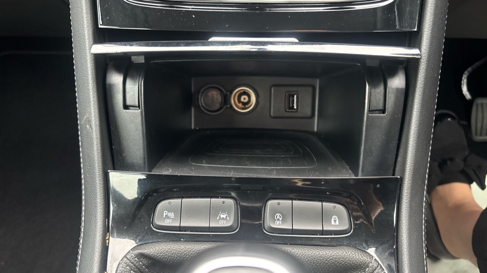Vauxhall Grandland 1.2 Turbo Design 5dr Petrol Hatchback - Image 26