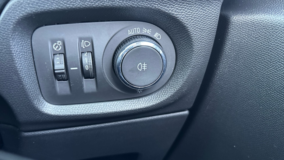 Vauxhall Corsa 1.2 Design 5dr Petrol Hatchback - Image 23