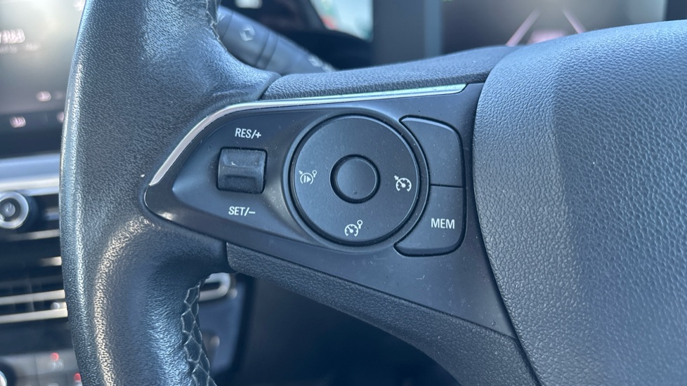 Vauxhall Mokka 1.2 Turbo 100 Design 5dr Petrol Hatchback - Image 21