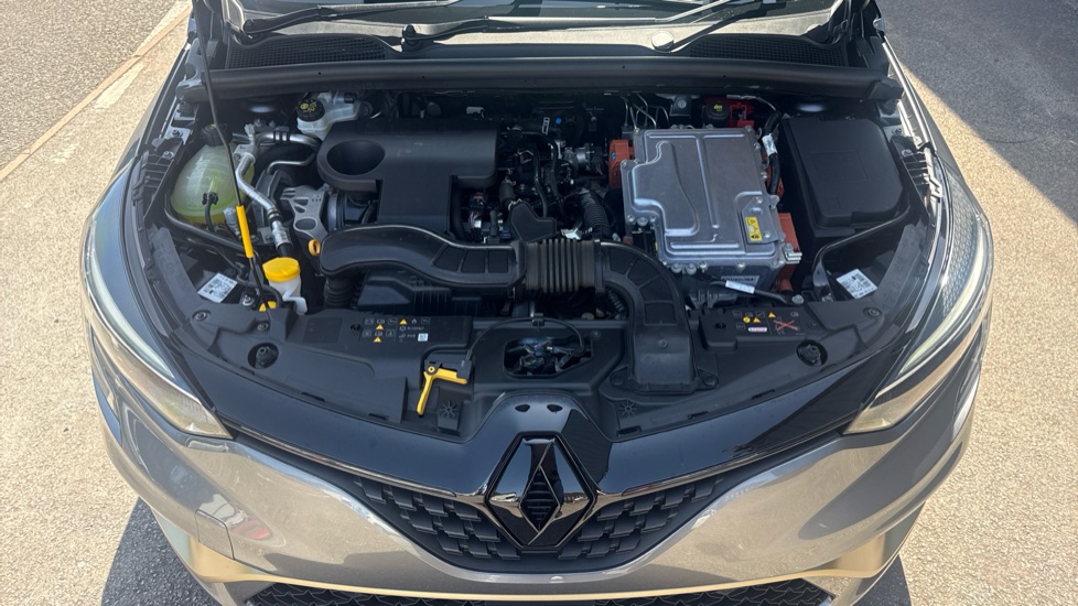 Renault Clio 1.6 E-TECH full hybrid 145 Engineered 5dr Auto Hybrid Hatchback - Image 8